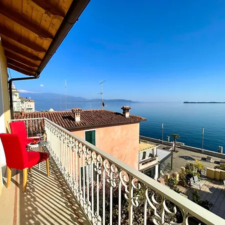 D1mora Riva Serena - On The Gardone Promenade Διαμέρισμα